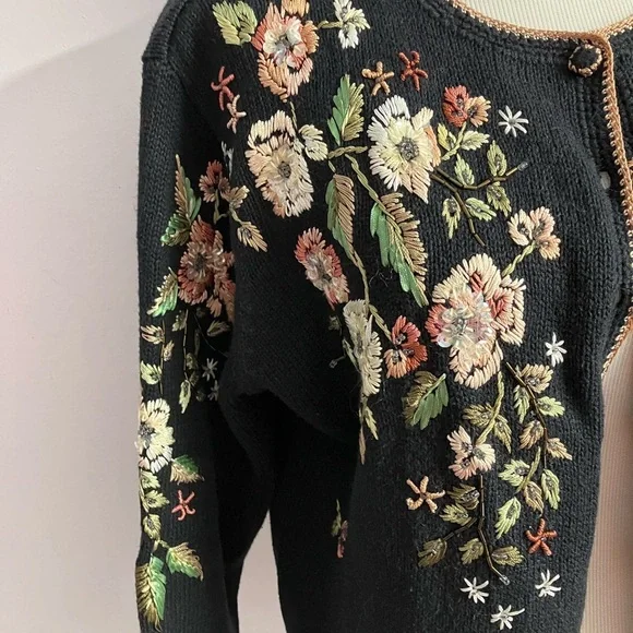 Heirloom Collectibles Women’s Cardigan, L, Black/Peach/Green, Cottagecore - Picture 6 of 8